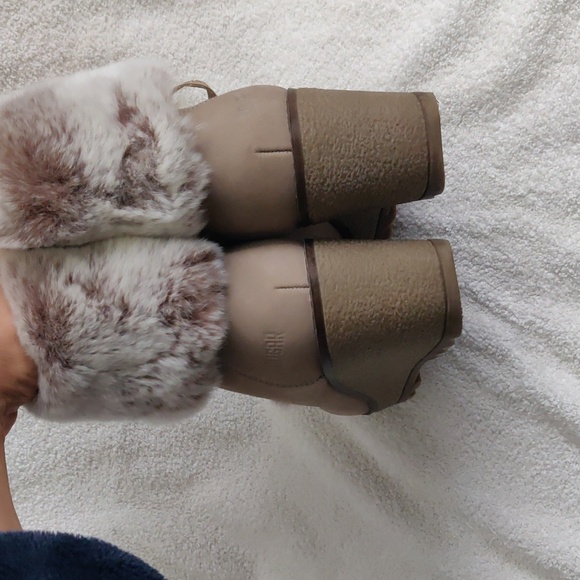 Cougar Penelope waterproof Suede & Rabbit Fur-Trim Wedge Mushroom Booties sz 9 - Picture 7 of 12